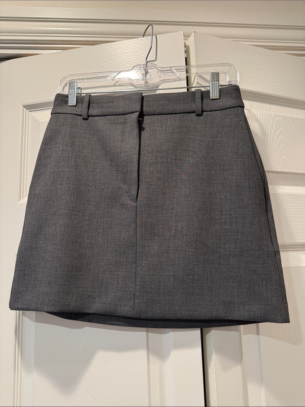 Aritzia Women’s Gray Tailored Mini Skirt